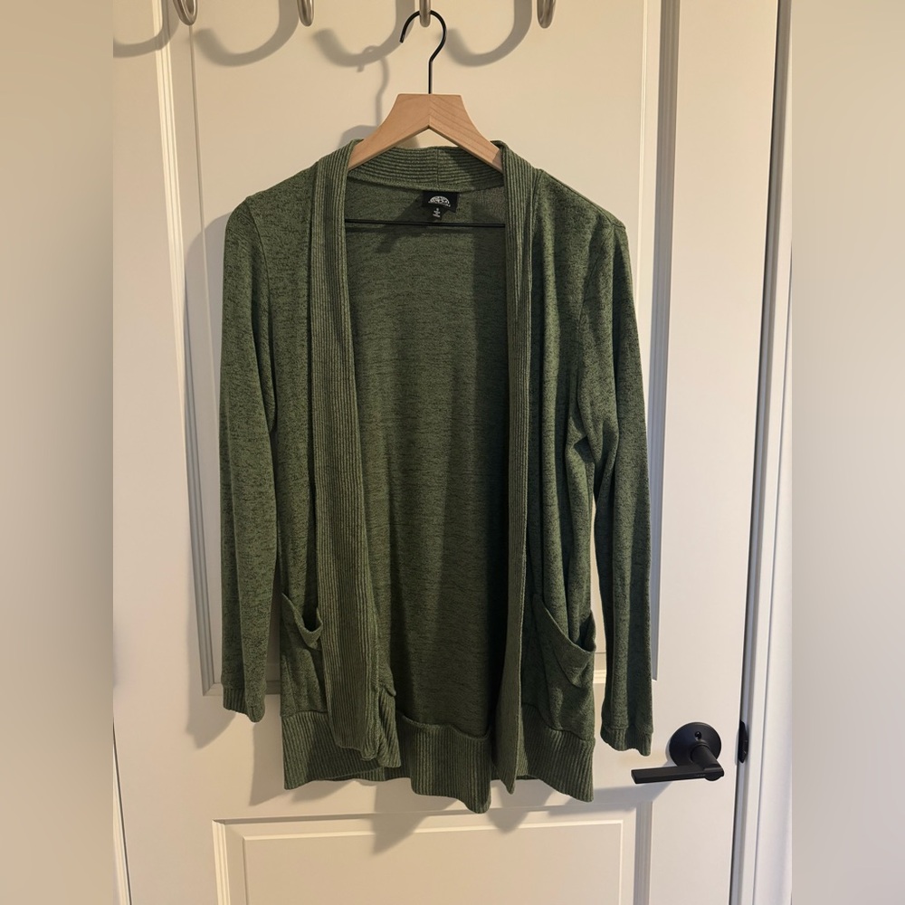 Cardigan - Picture 2 of 4